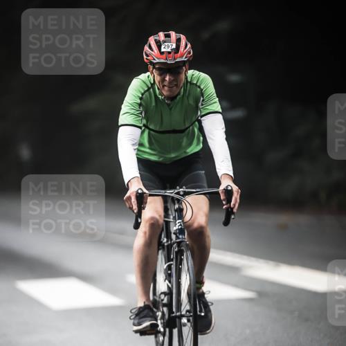 13.09.2026 - Stadtparktriathlon H.Heesch http://msf.ph/oto/10372522 13.09.2026 10:22:21 Radfahren 232, 297, 299, 302, 464 meine-sportfotos.de
