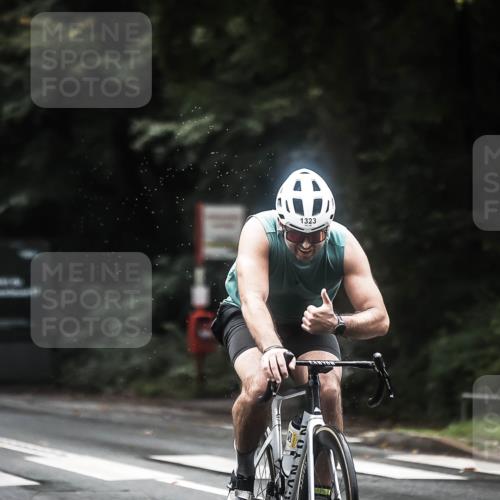 13.09.2026 - Stadtparktriathlon H.Heesch http://msf.ph/oto/10372532 13.09.2026 13:27:50 Radfahren 1322, 1323, 1326, 1397, 1401, 1505 meine-sportfotos.de
