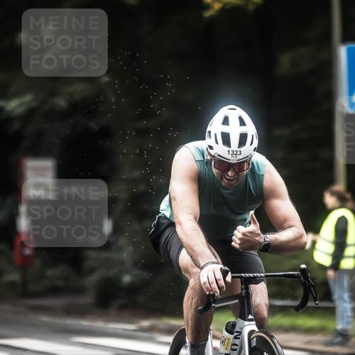 13.09.2026 - Stadtparktriathlon H.Heesch http://msf.ph/oto/10372540 13.09.2026 13:27:51 Radfahren 1322, 1323, 1326, 1397, 1401, 1460 meine-sportfotos.de