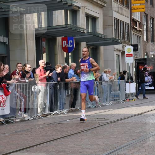 13.09.2026 - 21. swb-Marathon Bremen Strokosch-Dieckow http://msf.ph/oto/10372549 13.09.2026 12:17:56 Ziel 1956 meine-sportfotos.de