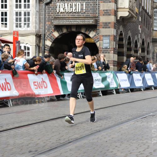 13.09.2026 - 21. swb-Marathon Bremen Strokosch-Dieckow http://msf.ph/oto/10372575 13.09.2026 11:01:45 Ziel 10181, 10251, 10560, 10647, 10648, 10678, 11260, 11306, 11324, 11459, 11467, 11550, 11551, 11666, 11751, 11788, 11796, 11798, 11813, 11816, 11969, 11970, 12047, 12062, 12245, 12390, 12391, 10257, 10409, 10444, 10817, 11115, 11268, 11369, 11412, 11413, 11436, 11859, 12095, 12379, 12412, 12466 meine-sportfotos.de