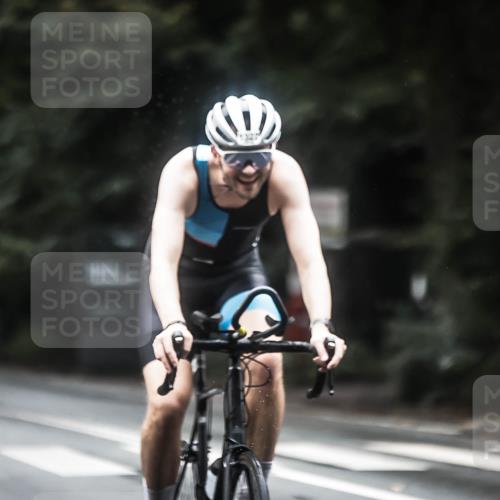 13.09.2026 - Stadtparktriathlon H.Heesch http://msf.ph/oto/10372582 13.09.2026 13:27:53 Radfahren 1322, 1323, 1326, 1397, 1401, 1460 meine-sportfotos.de