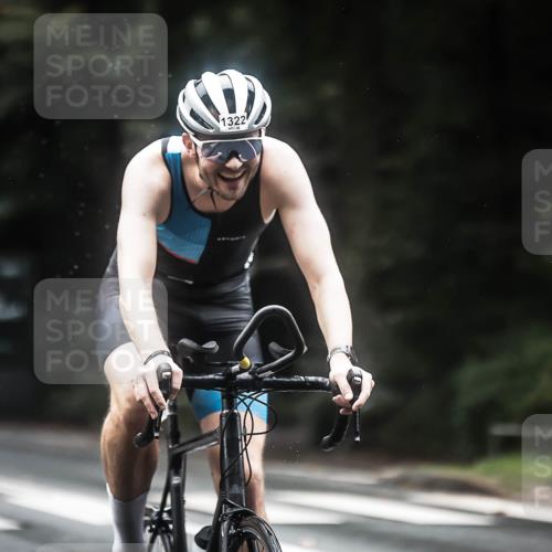 13.09.2026 - Stadtparktriathlon H.Heesch http://msf.ph/oto/10372587 13.09.2026 13:27:53 Radfahren 1322, 1323, 1326, 1397, 1401, 1460 meine-sportfotos.de
