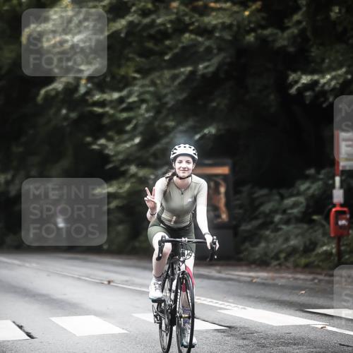 13.09.2026 - Stadtparktriathlon H.Heesch http://msf.ph/oto/10372596 13.09.2026 13:27:55 Radfahren 1322, 1323, 1326, 1348, 1397, 1401, 1460, 1521 meine-sportfotos.de