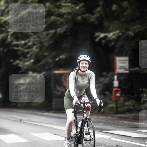 13.09.2026 - Stadtparktriathlon H.Heesch http://msf.ph/oto/10372614 13.09.2026 13:27:55 Radfahren 1322, 1323, 1326, 1348, 1397, 1401, 1460, 1521 meine-sportfotos.de
