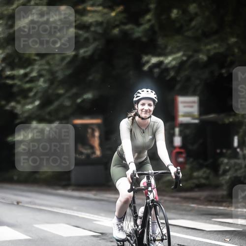 13.09.2026 - Stadtparktriathlon H.Heesch http://msf.ph/oto/10372620 13.09.2026 13:27:55 Radfahren 1322, 1323, 1326, 1348, 1397, 1401, 1460, 1521 meine-sportfotos.de
