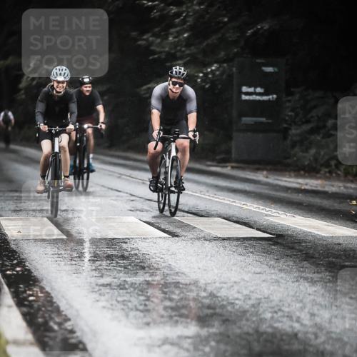 13.09.2026 - Stadtparktriathlon H.Heesch http://msf.ph/oto/10372623 13.09.2026 12:08:27 Radfahren 761, 961, 969, 1058 meine-sportfotos.de