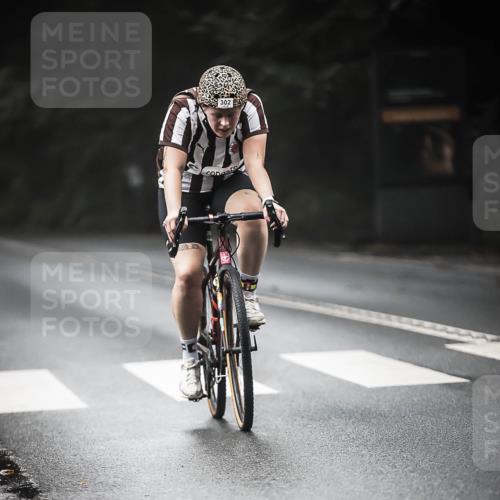 13.09.2026 - Stadtparktriathlon H.Heesch http://msf.ph/oto/10372627 13.09.2026 10:22:25 Radfahren 232, 246, 297, 299, 302, 327, 464 meine-sportfotos.de