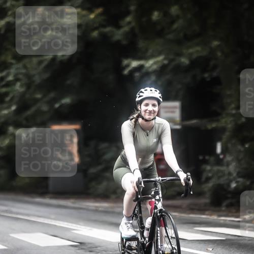 13.09.2026 - Stadtparktriathlon H.Heesch http://msf.ph/oto/10372631 13.09.2026 13:27:56 Radfahren 1322, 1323, 1348, 1397, 1401, 1460, 1521 meine-sportfotos.de