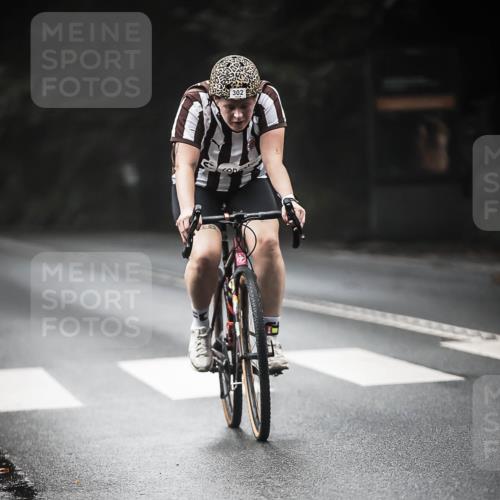 13.09.2026 - Stadtparktriathlon H.Heesch http://msf.ph/oto/10372636 13.09.2026 10:22:25 Radfahren 232, 246, 297, 299, 302, 327, 464 meine-sportfotos.de