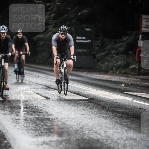 13.09.2026 - Stadtparktriathlon H.Heesch http://msf.ph/oto/10372640 13.09.2026 12:08:27 Radfahren 761, 961, 969, 1058 meine-sportfotos.de