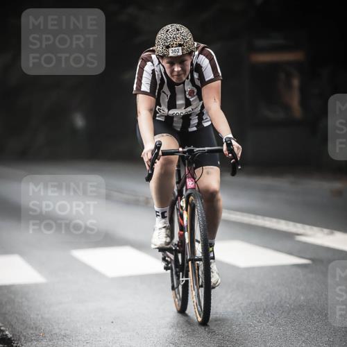 13.09.2026 - Stadtparktriathlon H.Heesch http://msf.ph/oto/10372650 13.09.2026 10:22:25 Radfahren 232, 246, 297, 299, 302, 327, 464 meine-sportfotos.de