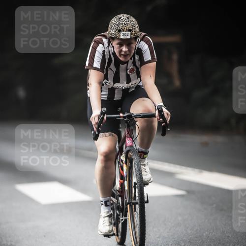 13.09.2026 - Stadtparktriathlon H.Heesch http://msf.ph/oto/10372663 13.09.2026 10:22:26 Radfahren 246, 297, 299, 302, 327, 464 meine-sportfotos.de