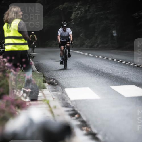 13.09.2026 - Stadtparktriathlon H.Heesch http://msf.ph/oto/10372691 13.09.2026 10:22:27 Radfahren 246, 297, 299, 302, 327, 464 meine-sportfotos.de