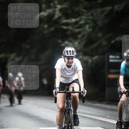 13.09.2026 - Stadtparktriathlon H.Heesch http://msf.ph/oto/10372694 13.09.2026 13:28:02 Radfahren 1334, 1347, 1348, 1355, 1356, 1364, 1448, 1460, 1521 meine-sportfotos.de