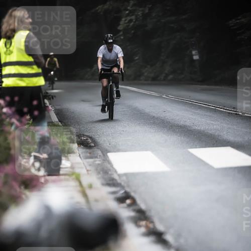 13.09.2026 - Stadtparktriathlon H.Heesch http://msf.ph/oto/10372700 13.09.2026 10:22:27 Radfahren 246, 297, 299, 302, 327, 464 meine-sportfotos.de