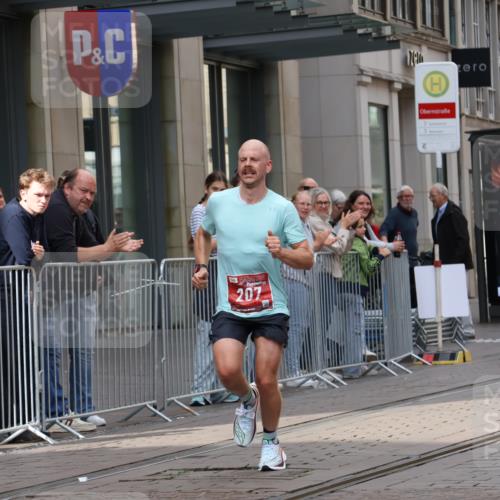 13.09.2026 - 21. swb-Marathon Bremen Strokosch-Dieckow http://msf.ph/oto/10372715 13.09.2026 12:19:24 Ziel 207 meine-sportfotos.de