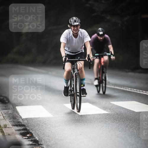13.09.2026 - Stadtparktriathlon H.Heesch http://msf.ph/oto/10372718 13.09.2026 10:22:30 Radfahren 246, 302, 327 meine-sportfotos.de