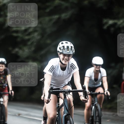13.09.2026 - Stadtparktriathlon H.Heesch http://msf.ph/oto/10372737 13.09.2026 13:28:06 Radfahren 1334, 1347, 1348, 1355, 1356, 1364, 1448, 1458, 1521 meine-sportfotos.de