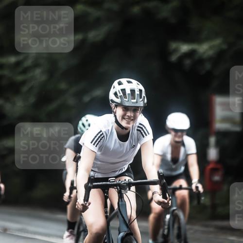 13.09.2026 - Stadtparktriathlon H.Heesch http://msf.ph/oto/10372742 13.09.2026 13:28:06 Radfahren 1334, 1347, 1348, 1355, 1356, 1364, 1448, 1458, 1521 meine-sportfotos.de