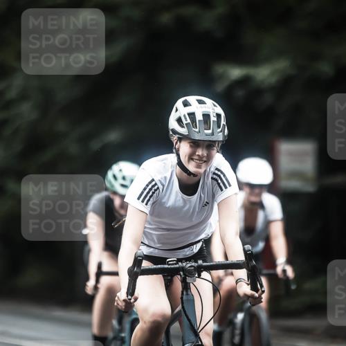 13.09.2026 - Stadtparktriathlon H.Heesch http://msf.ph/oto/10372748 13.09.2026 13:28:06 Radfahren 1334, 1347, 1348, 1355, 1356, 1364, 1448, 1458, 1521 meine-sportfotos.de