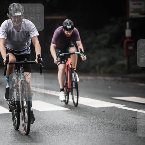 13.09.2026 - Stadtparktriathlon H.Heesch http://msf.ph/oto/10372750 13.09.2026 10:22:31 Radfahren 246, 302, 327 meine-sportfotos.de