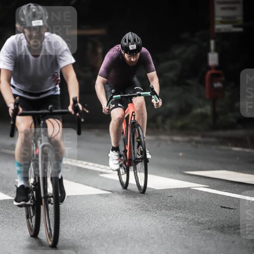 13.09.2026 - Stadtparktriathlon H.Heesch http://msf.ph/oto/10372756 13.09.2026 10:22:31 Radfahren 246, 302, 327 meine-sportfotos.de