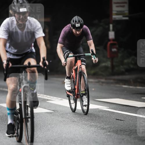 13.09.2026 - Stadtparktriathlon H.Heesch http://msf.ph/oto/10372761 13.09.2026 10:22:31 Radfahren 246, 302, 327 meine-sportfotos.de