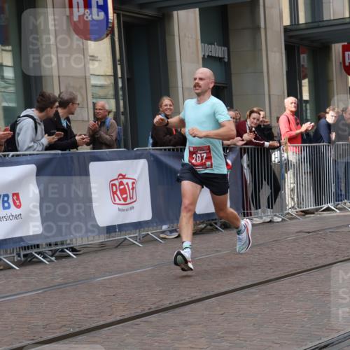 13.09.2026 - 21. swb-Marathon Bremen Strokosch-Dieckow http://msf.ph/oto/10372824 13.09.2026 12:19:25 Ziel 207 meine-sportfotos.de