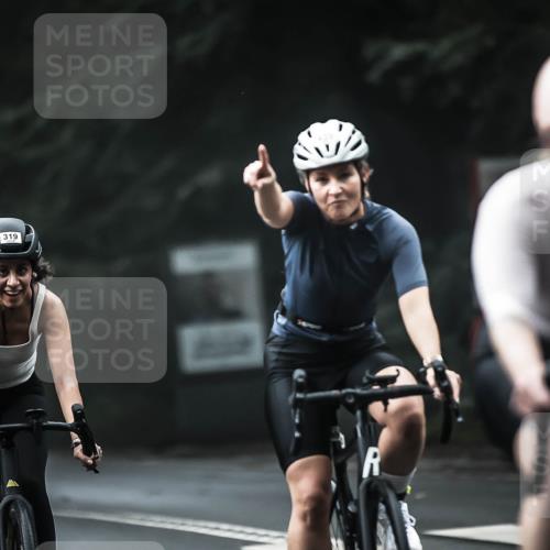 13.09.2026 - Stadtparktriathlon H.Heesch http://msf.ph/oto/10372844 13.09.2026 10:22:41 Radfahren 217, 285, 319, 375, 408, 435, 442 meine-sportfotos.de