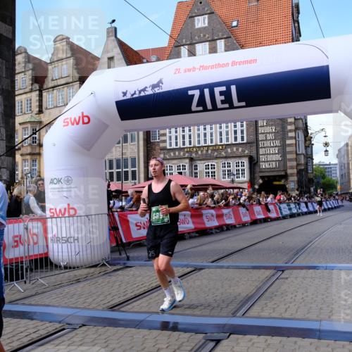 13.09.2026 - 21. swb-Marathon Bremen Tim E. http://msf.ph/oto/10372854 13.09.2026 13:09:51 Ziel 195, 1034, 4473, 4782, 5111, 6652, 9789 meine-sportfotos.de