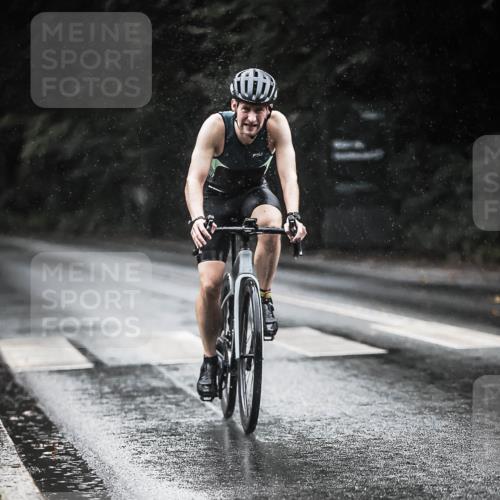 13.09.2026 - Stadtparktriathlon H.Heesch http://msf.ph/oto/10372914 13.09.2026 12:08:43 Radfahren 835, 907 meine-sportfotos.de