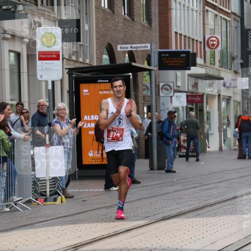 13.09.2026 - 21. swb-Marathon Bremen Strokosch-Dieckow http://msf.ph/oto/10372947 13.09.2026 12:20:29 Ziel 626, 1231, 974 meine-sportfotos.de