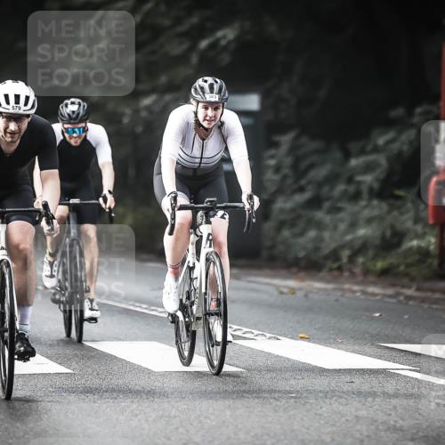 13.09.2026 - Stadtparktriathlon H.Heesch http://msf.ph/oto/10372980 13.09.2026 10:52:44 Radfahren 347, 383, 529, 550, 579 meine-sportfotos.de