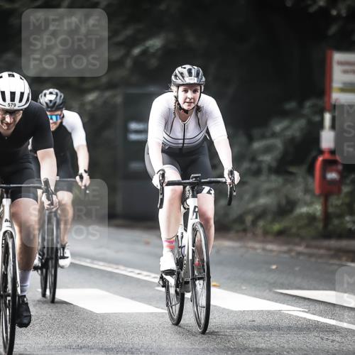 13.09.2026 - Stadtparktriathlon H.Heesch http://msf.ph/oto/10373000 13.09.2026 10:52:44 Radfahren 347, 383, 529, 550, 579 meine-sportfotos.de