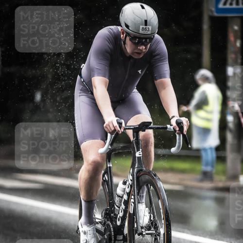 13.09.2026 - Stadtparktriathlon H.Heesch http://msf.ph/oto/10373062 13.09.2026 12:09:02 Radfahren 863, 939 meine-sportfotos.de