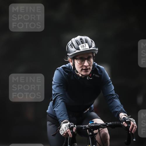 13.09.2026 - Stadtparktriathlon H.Heesch http://msf.ph/oto/10373067 13.09.2026 10:22:53 Radfahren 314, 339, 380, 387, 431 meine-sportfotos.de