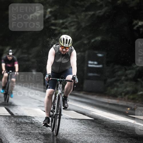 13.09.2026 - Stadtparktriathlon H.Heesch http://msf.ph/oto/10373077 13.09.2026 12:09:10 Radfahren 852, 1000, 1043 meine-sportfotos.de
