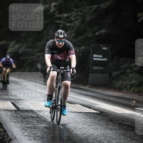 13.09.2026 - Stadtparktriathlon H.Heesch http://msf.ph/oto/10373112 13.09.2026 12:09:12 Radfahren 852, 1000, 1043 meine-sportfotos.de