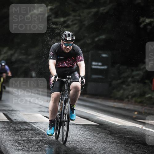 13.09.2026 - Stadtparktriathlon H.Heesch http://msf.ph/oto/10373121 13.09.2026 12:09:12 Radfahren 852, 1000, 1043 meine-sportfotos.de