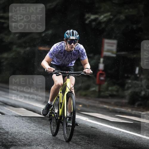 13.09.2026 - Stadtparktriathlon H.Heesch http://msf.ph/oto/10373157 13.09.2026 12:09:15 Radfahren 852, 1000, 1043 meine-sportfotos.de