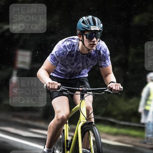 13.09.2026 - Stadtparktriathlon H.Heesch http://msf.ph/oto/10373183 13.09.2026 12:09:16 Radfahren 852, 1000, 1043 meine-sportfotos.de