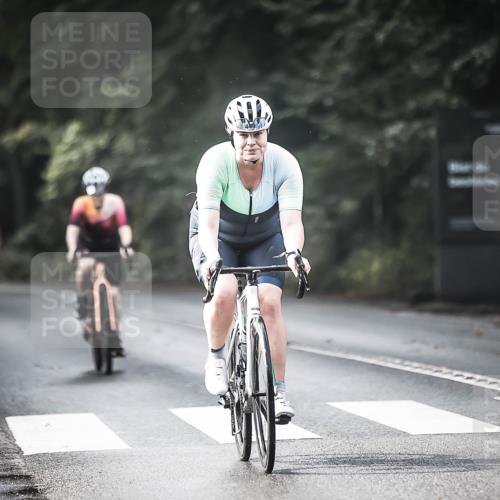 13.09.2026 - Stadtparktriathlon H.Heesch http://msf.ph/oto/10373203 13.09.2026 10:52:59 Radfahren 354, 405, 449, 553, 691 meine-sportfotos.de