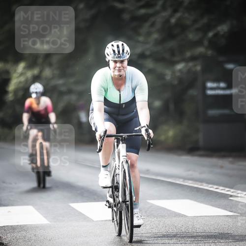 13.09.2026 - Stadtparktriathlon H.Heesch http://msf.ph/oto/10373212 13.09.2026 10:52:59 Radfahren 354, 405, 449, 553, 691 meine-sportfotos.de