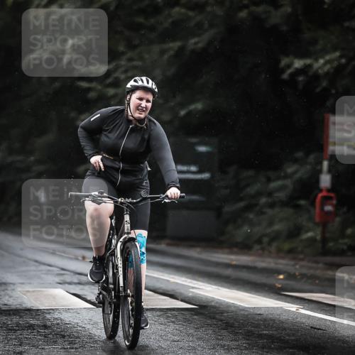 13.09.2026 - Stadtparktriathlon H.Heesch http://msf.ph/oto/10373219 13.09.2026 12:09:22 Radfahren 794, 935, 945, 1039 meine-sportfotos.de