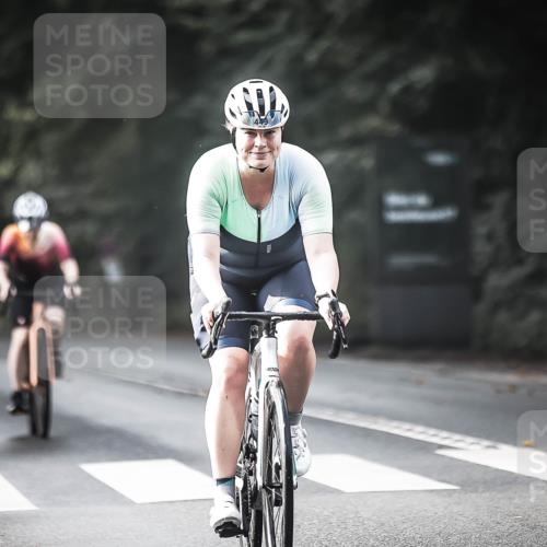 13.09.2026 - Stadtparktriathlon H.Heesch http://msf.ph/oto/10373229 13.09.2026 10:53:00 Radfahren 354, 405, 449, 553, 691 meine-sportfotos.de