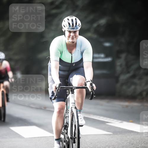13.09.2026 - Stadtparktriathlon H.Heesch http://msf.ph/oto/10373239 13.09.2026 10:53:00 Radfahren 354, 405, 449, 553, 691 meine-sportfotos.de