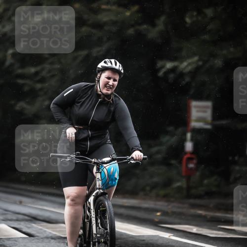13.09.2026 - Stadtparktriathlon H.Heesch http://msf.ph/oto/10373243 13.09.2026 12:09:23 Radfahren 794, 935, 945, 1039 meine-sportfotos.de