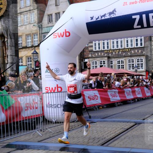 13.09.2026 - 21. swb-Marathon Bremen Tim E. http://msf.ph/oto/10373286 13.09.2026 13:10:30 Ziel 623, 957, 2020, 3959, 5532, 8064, 8709, 9817 meine-sportfotos.de