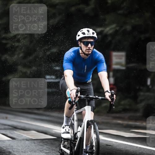 13.09.2026 - Stadtparktriathlon H.Heesch http://msf.ph/oto/10373287 13.09.2026 12:09:25 Radfahren 794, 841, 935, 945, 1039 meine-sportfotos.de